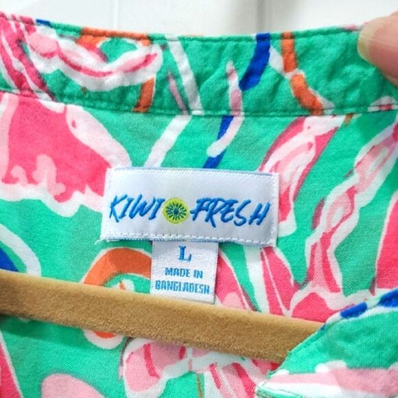 Kiwi Frssh Womans Sleeveless Lobster Crab Print Top, Large - Picture 2 of 5